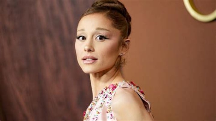 Ariana Grande's Pregnancy Rumors Unmasked