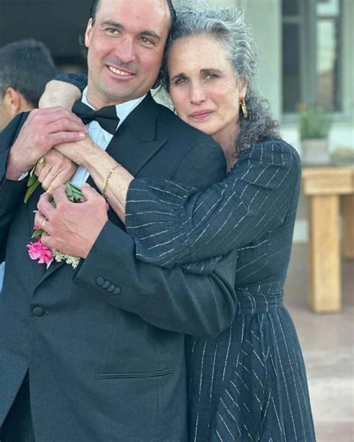 Discover The Uncover The Untold Story Of Andie MacDowell's Marriages