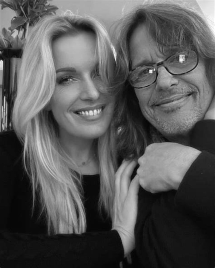 Exploring The Life Of Kelly Hansen's Wife