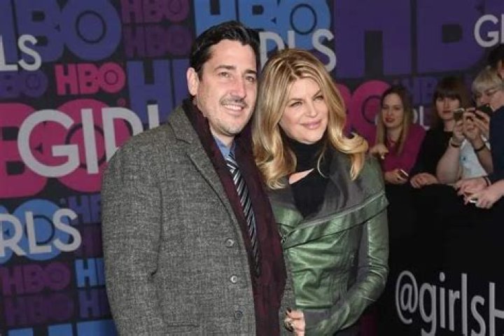 How Old Is Jonathan Knight's Wife?