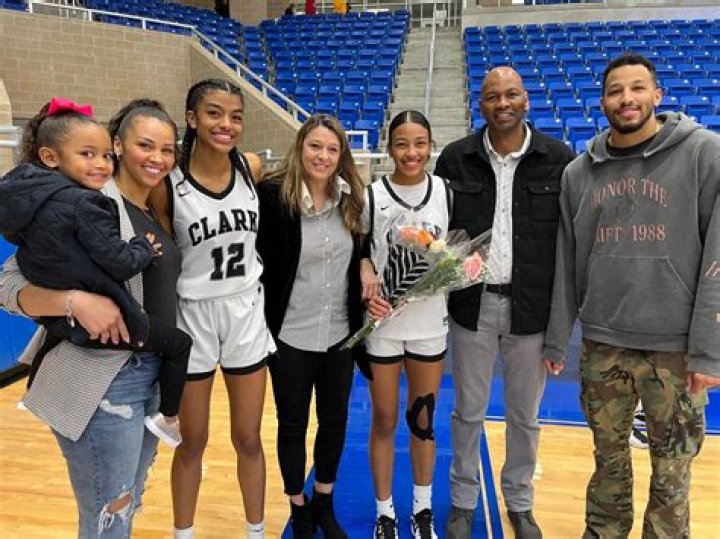 Uncover The Secrets Of Ashlee Roberson's Basketball Legacy