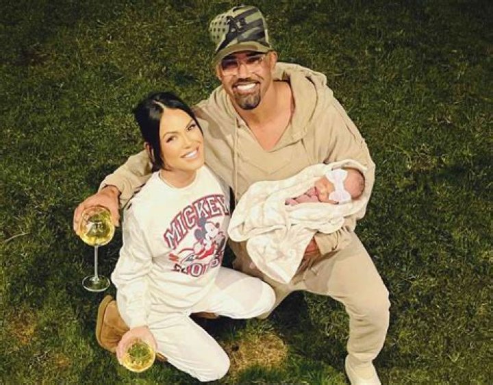 Unveiling The Strength And Resilience Of Aaron Carter's Baby Mama